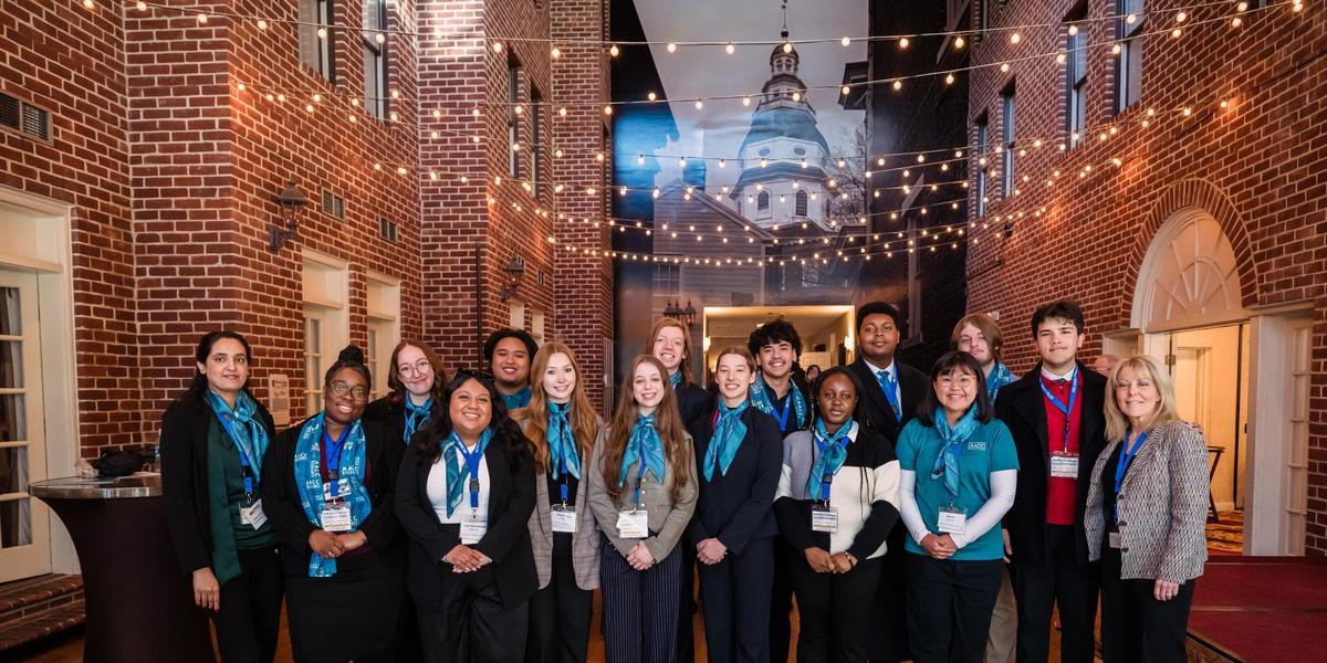 Students and Dr. Lindsay posing before Advocacy Day.