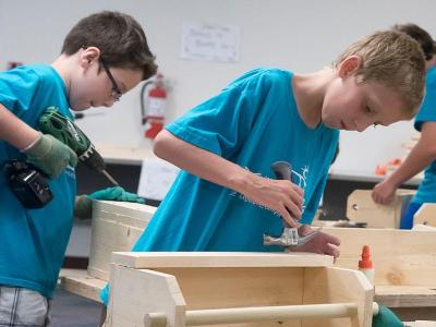 400x300 of kids building tool box.